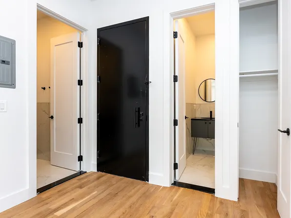 422 1/2 Gates Avenue image 7 of 22