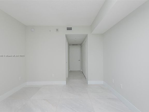 3rd image of 488 NE 18th St Unit 1815