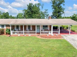 7121 Ridge Rd, Tobaccoville, NC 27050