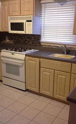 4th image of 14399 Melvin St