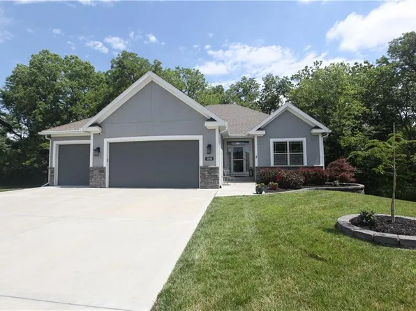 5096 NW Timberline Dr, Riverside, MO 64150