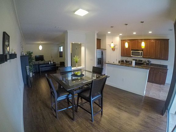 Dining/Kitchen