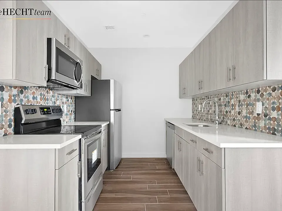 906 E New York Ave #5I