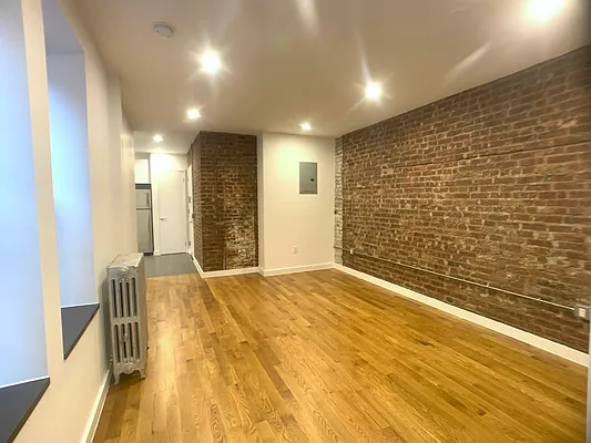 Rented by Bohemia Realty Group | media 12