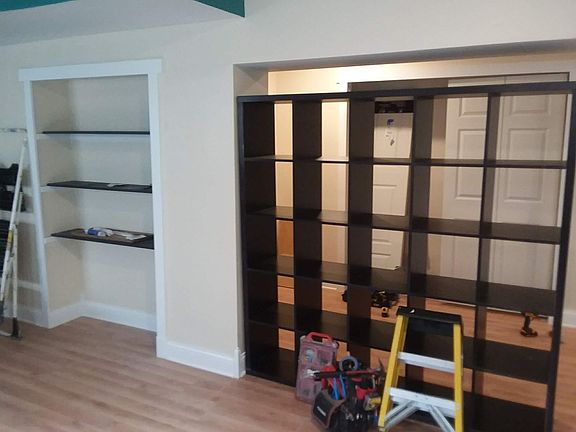 5th image of 1018 19th Ave NE APT 1B