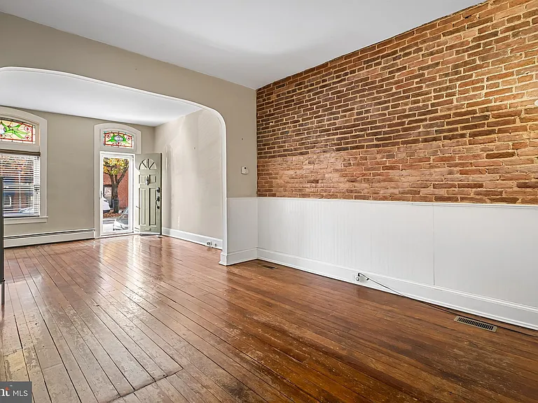 719 S Montford Ave — Photo 11