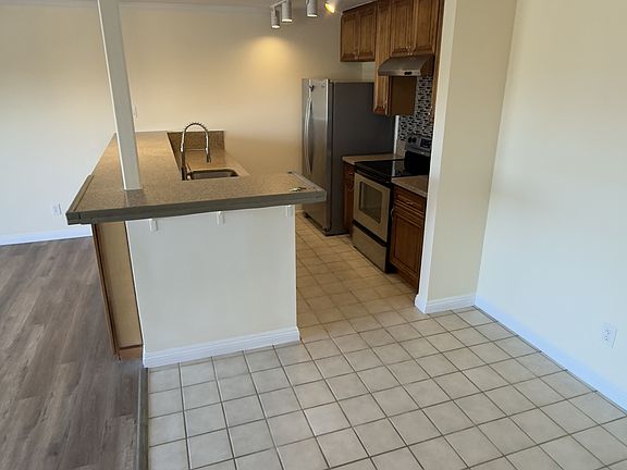 4th image of 420 Redondo Ave Unit 302