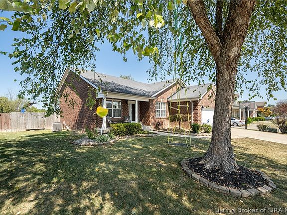2nd image of 1704 Sterling Oaks Drive
