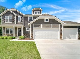 9032 Summerlin St, Cedar Lake, IN 46303