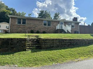 514 Nelson St, Hinton, WV 25951