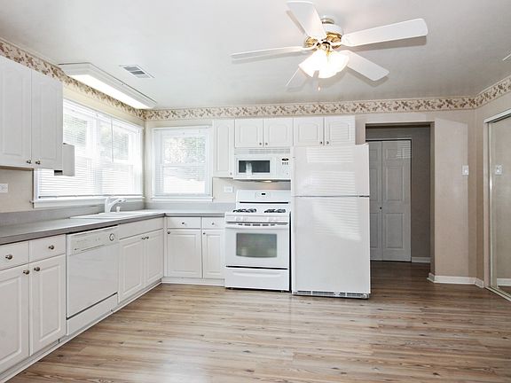 4th image of 9630 Menard Ave