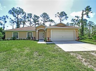 2100 Della Dr, Naples, FL 34117