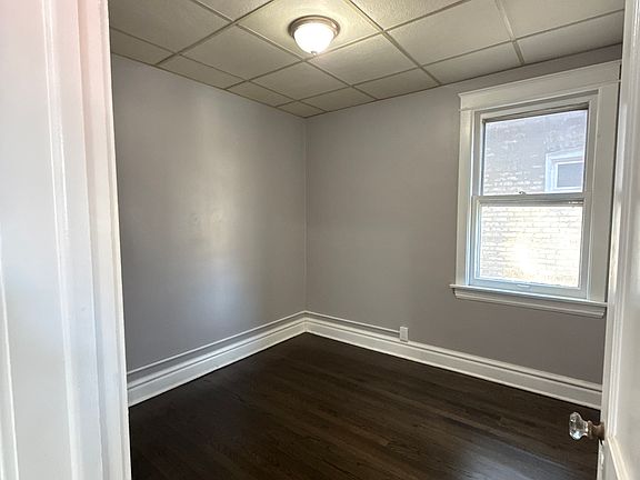 3rd image of 2406 Cuyler Ave #1