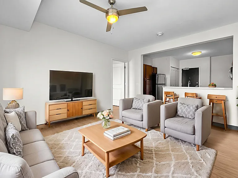 The Franklin Apartments — Photo 16