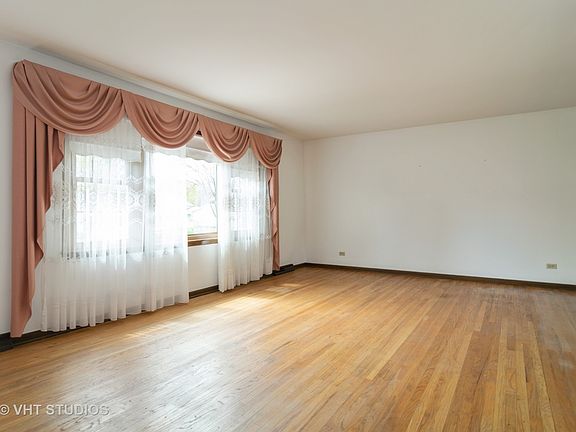 2nd image of 1202 E Patten Dr W