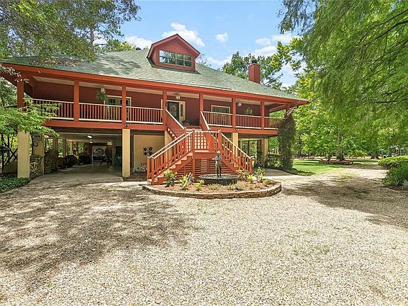 2nd image of 10 Cypress Rd