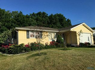 200 Ruth Ann Dr, Defiance, OH 43512