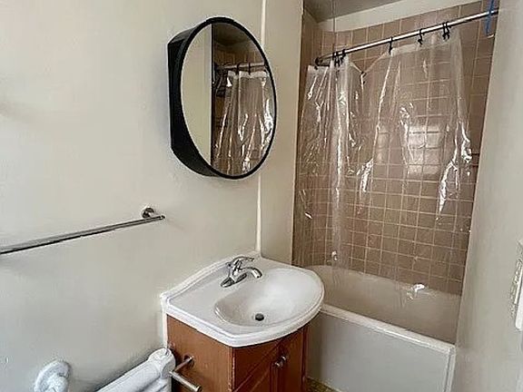 3rd image of 7 Washington Ave APT 2A