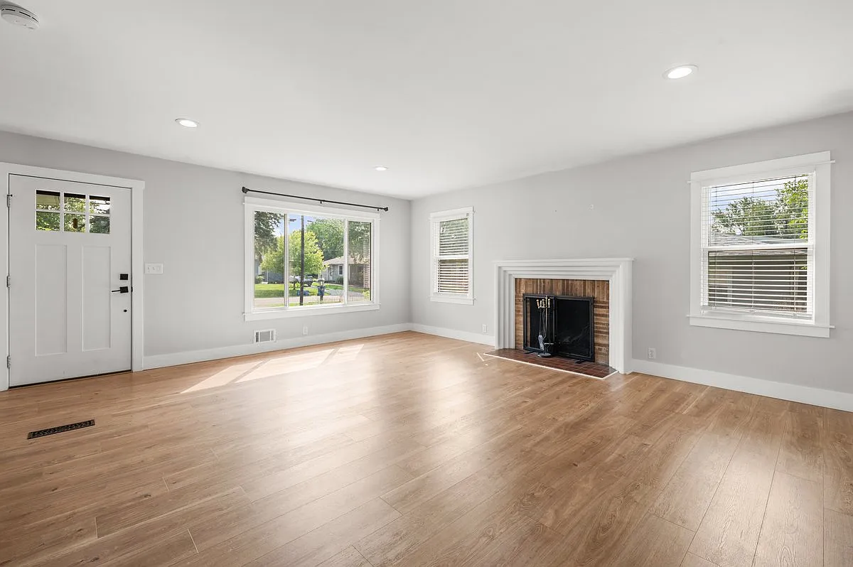 3 bed, 1758 sqft, $2,500 — Photo 4