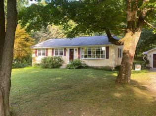 27 Housatonic Ave, Canaan, CT 06018