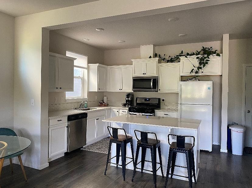 Beautiful, open concept kitchen
