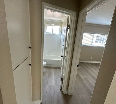 4th image of 4452 Louisiana St APT 7
