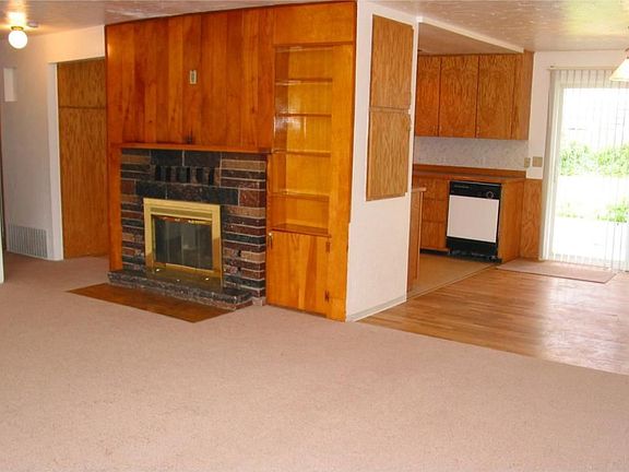 4th image of 8705 188th Ave E