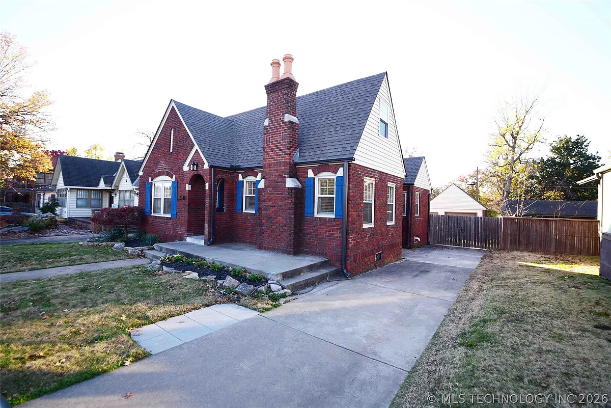 Building Photo - 1740 S Yorktown Ave