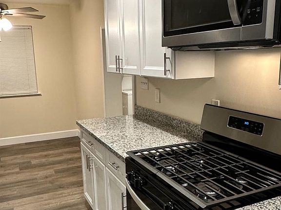 3rd image of 4412 Greenholme Dr