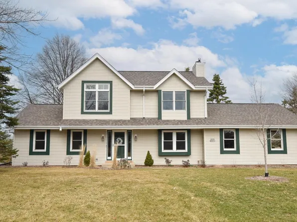 N105W16136 Brook Hollow DRIVE, Germantown, WI 53022