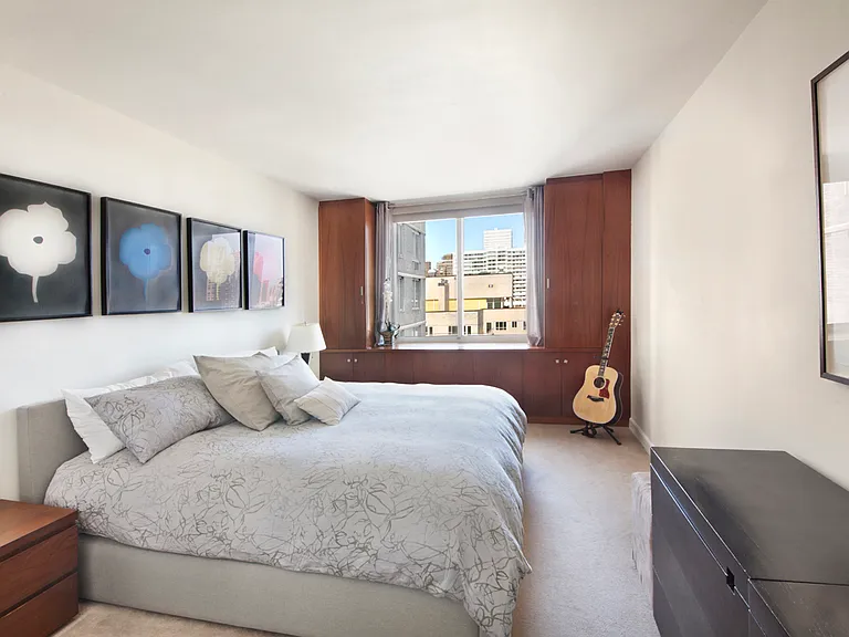 220 E 65th St #24B — Photo 3