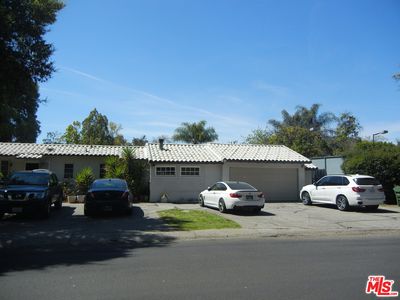 13909 Magnolia Blvd, Sherman Oaks, CA, 91423