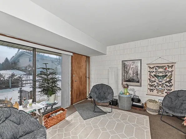 3333 5th AVENUE #7B, South Milwaukee, WI 53172