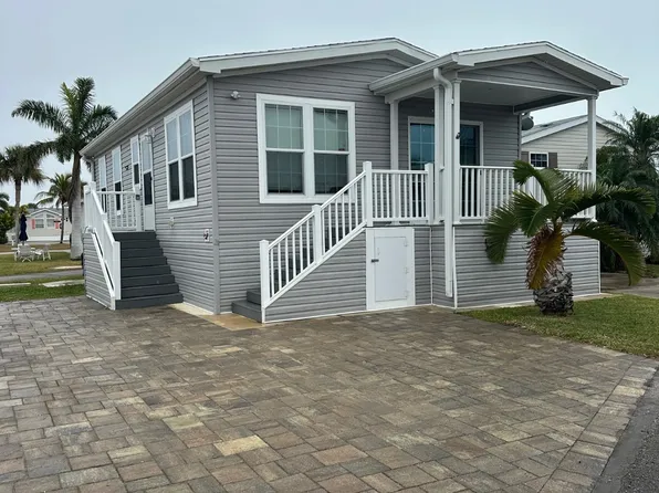 151 Miami Trl, Fort Myers Beach, FL 33931