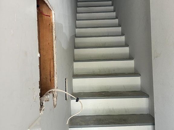 5th image of 1231 W Tioga St