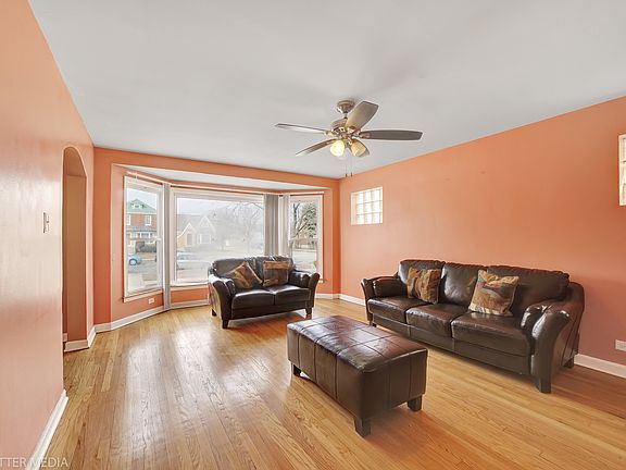 5th image of 1855 N Nordica Ave