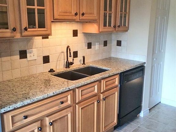 3rd image of 1325 S Maple Rd APT 202