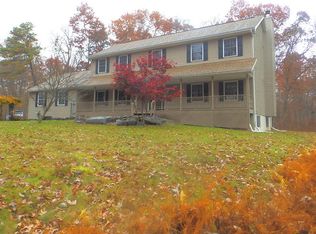 389 Log Tavern Rd, Milford, PA 18337