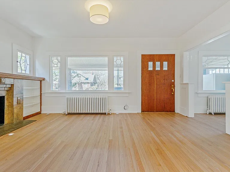 2644 Cherry St — Photo 2