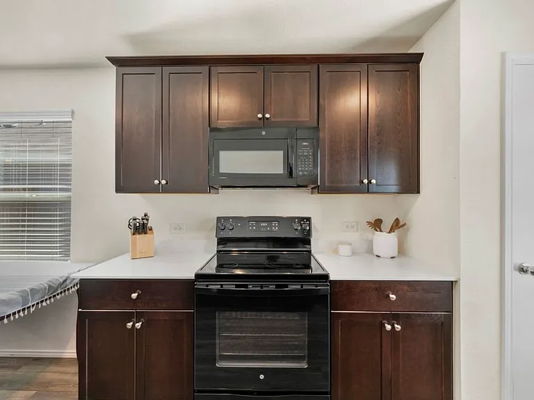 718 Trestle Dr — Photo 15