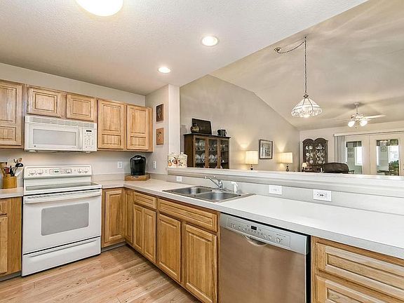 3rd image of 8178 Kingfisher Ln