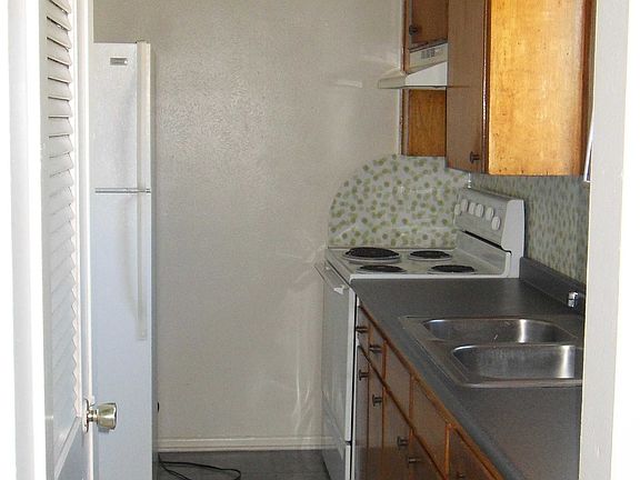 5th image of 302 Wolf St APT 19