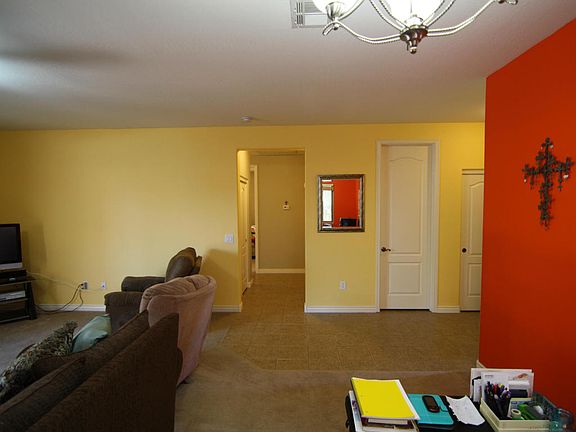 4th image of 1205 E Prickly Pear St