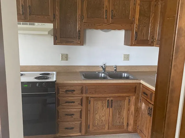 2940 Leeway Dr — Photo 11
