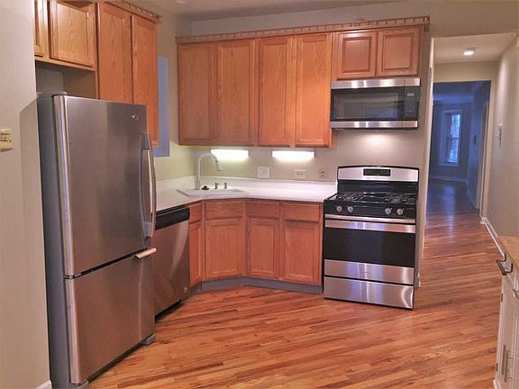 2nd image of 1764 W Winnemac Ave #1