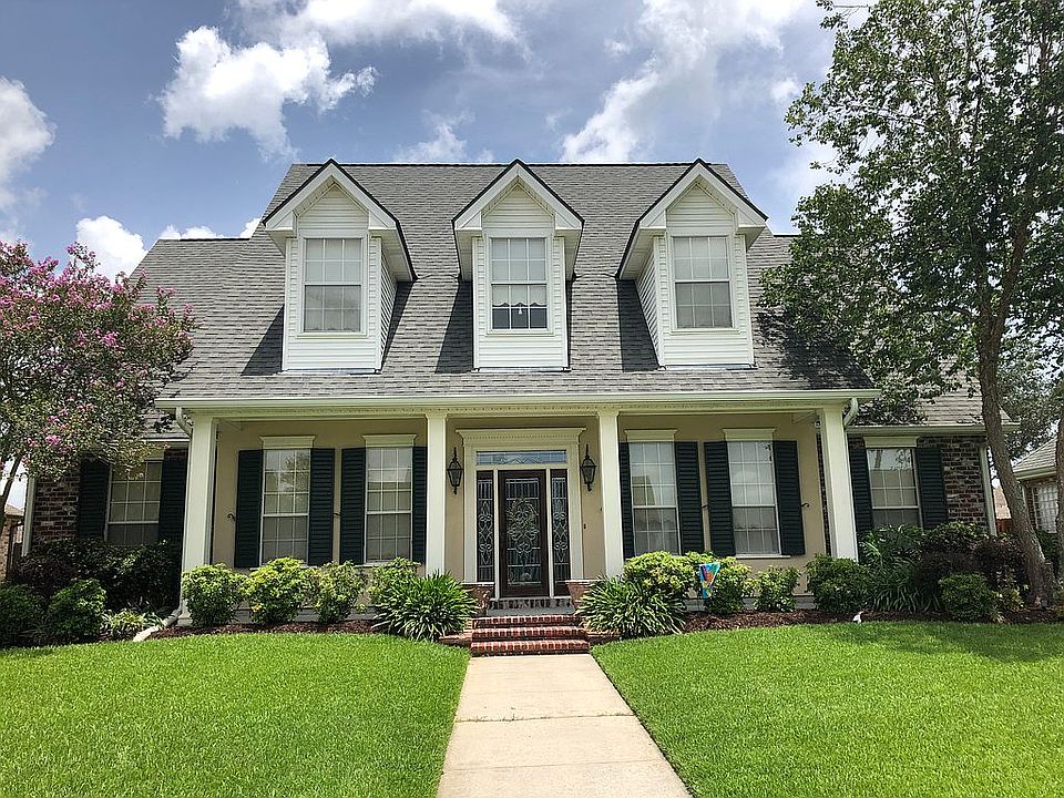 1st image of 207 Poinsettia Dr