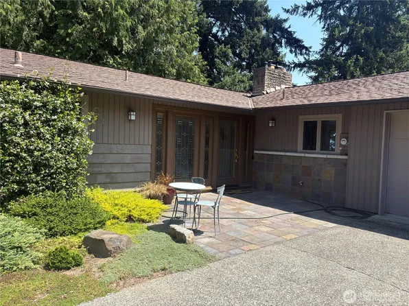 16518 NE 2nd Place, Bellevue, WA 98008