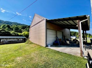 827 Webster Valley Rd, Rogersville, TN 37857