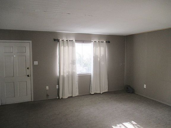 4th image of 555 Spanish Town Rd #11