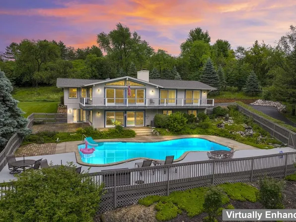27238 W Lake Shore Dr, Barrington, IL 60010
